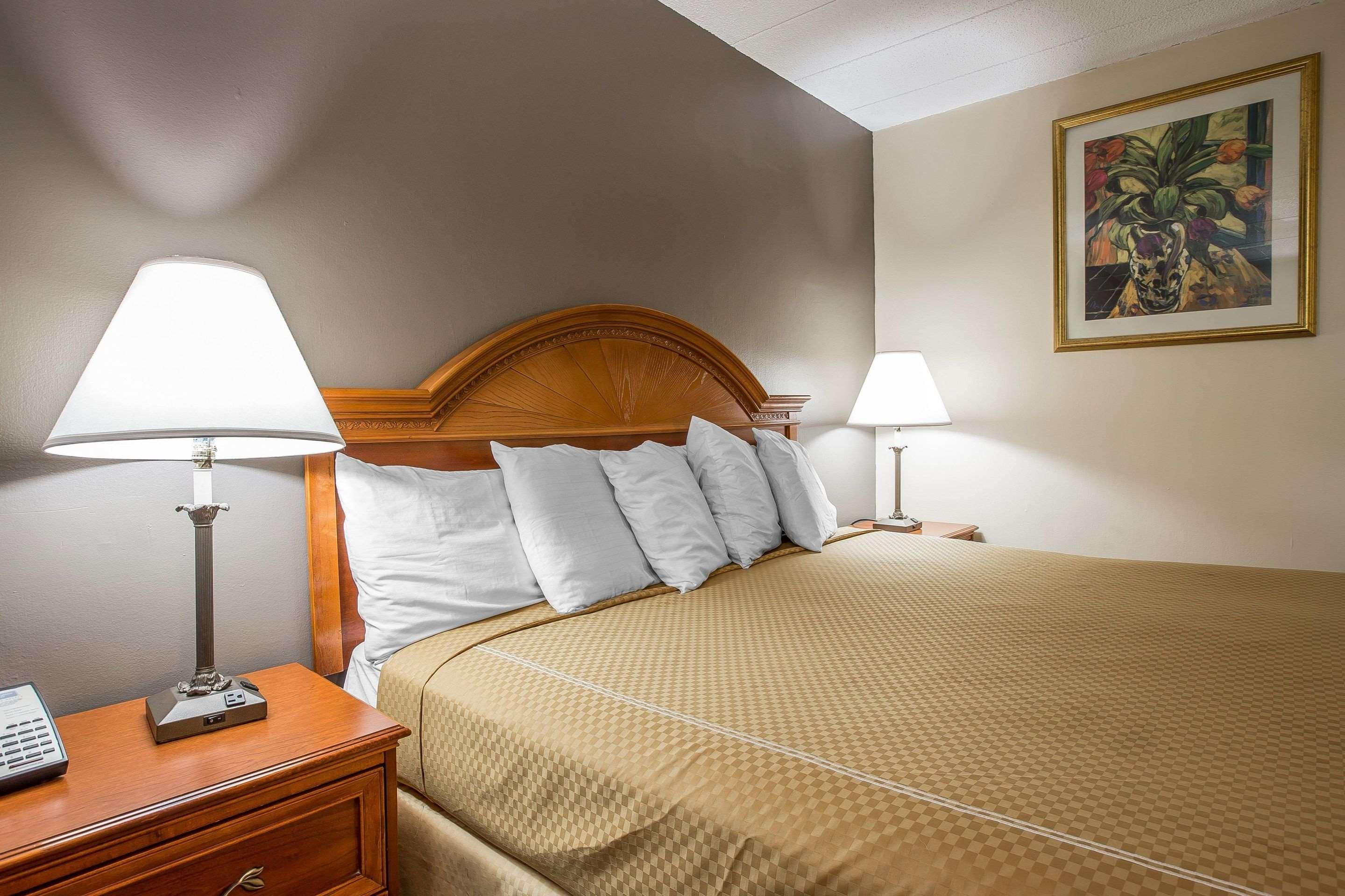Rodeway Inn Андерсон Экстерьер фото